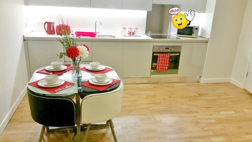 Kohinoor Serviced Apartments เชมส์ฟอร์ด ภายนอก รูปภาพ