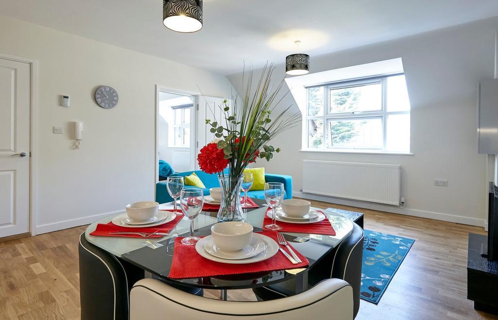 Kohinoor Serviced Apartments เชมส์ฟอร์ด ภายนอก รูปภาพ