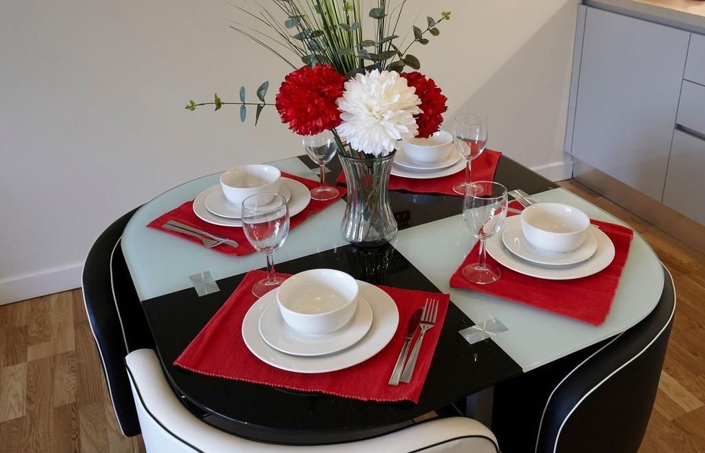 Kohinoor Serviced Apartments เชมส์ฟอร์ด ภายนอก รูปภาพ