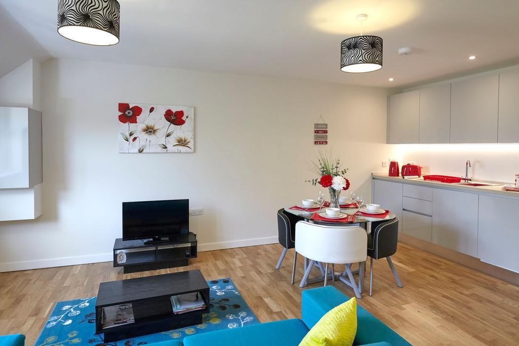 Kohinoor Serviced Apartments เชมส์ฟอร์ด ภายนอก รูปภาพ