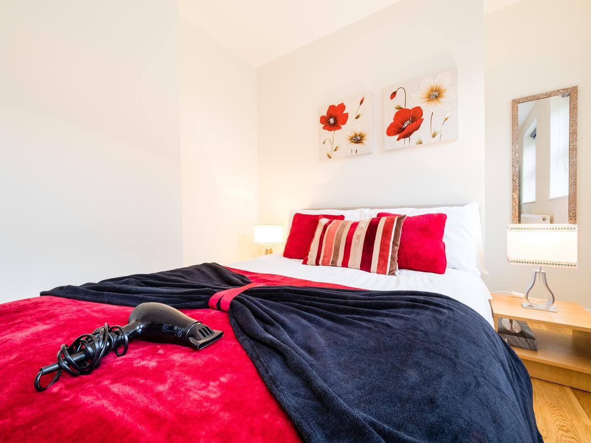 Kohinoor Serviced Apartments เชมส์ฟอร์ด ภายนอก รูปภาพ