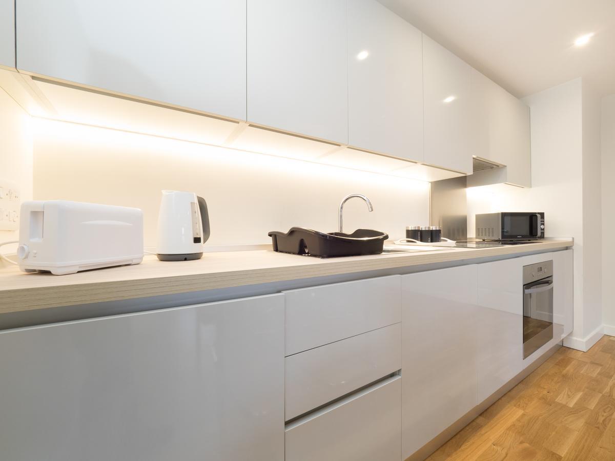 Kohinoor Serviced Apartments เชมส์ฟอร์ด ภายนอก รูปภาพ